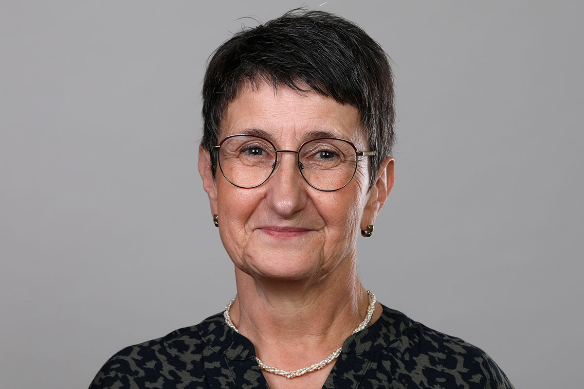 Portraitfoto von Gabriele Ladenburger