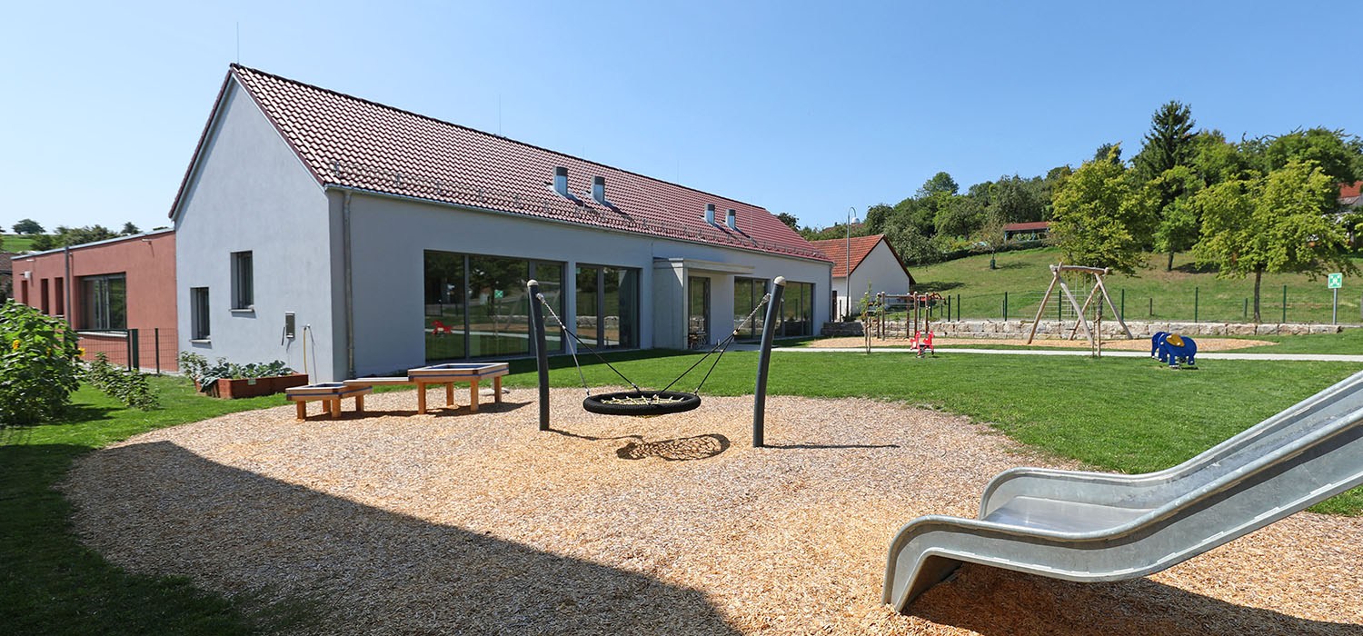 Foto der neuen Außenanlagen der Kindertagesstätte St. Gangolf in Röttingen